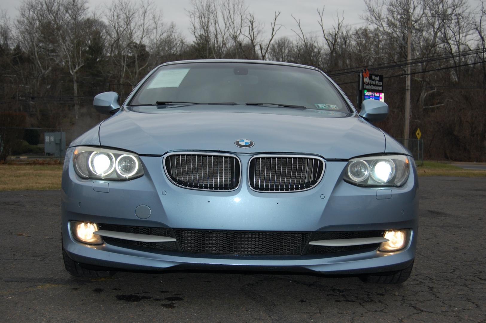 2012 Blue /Gray Leather BMW 3-Series (WBADX7C50CE) with an 3.0L L6 DOHC 24V turbocharged engine, Automatic transmission, located at 6528 Lower York Road, New Hope, PA, 18938, (215) 862-9555, 40.358707, -74.977882 - Here for sale is a nice 2012 BMW 335i Hard Top Convertible. Under the hood is a strong running 3.0 liter turbocharged inline 6 cylinder which puts power to the rear wheels via a smooth shifting automatic transmission with paddle shifters. Features include; Gray leather interior, keyless entry sys - Photo#7